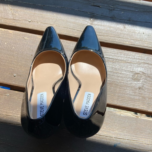 Steve Madden Black Pumps - Picture 2 of 4